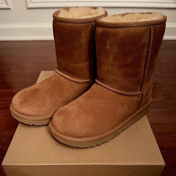 UGG Other - UGG Kid classic II